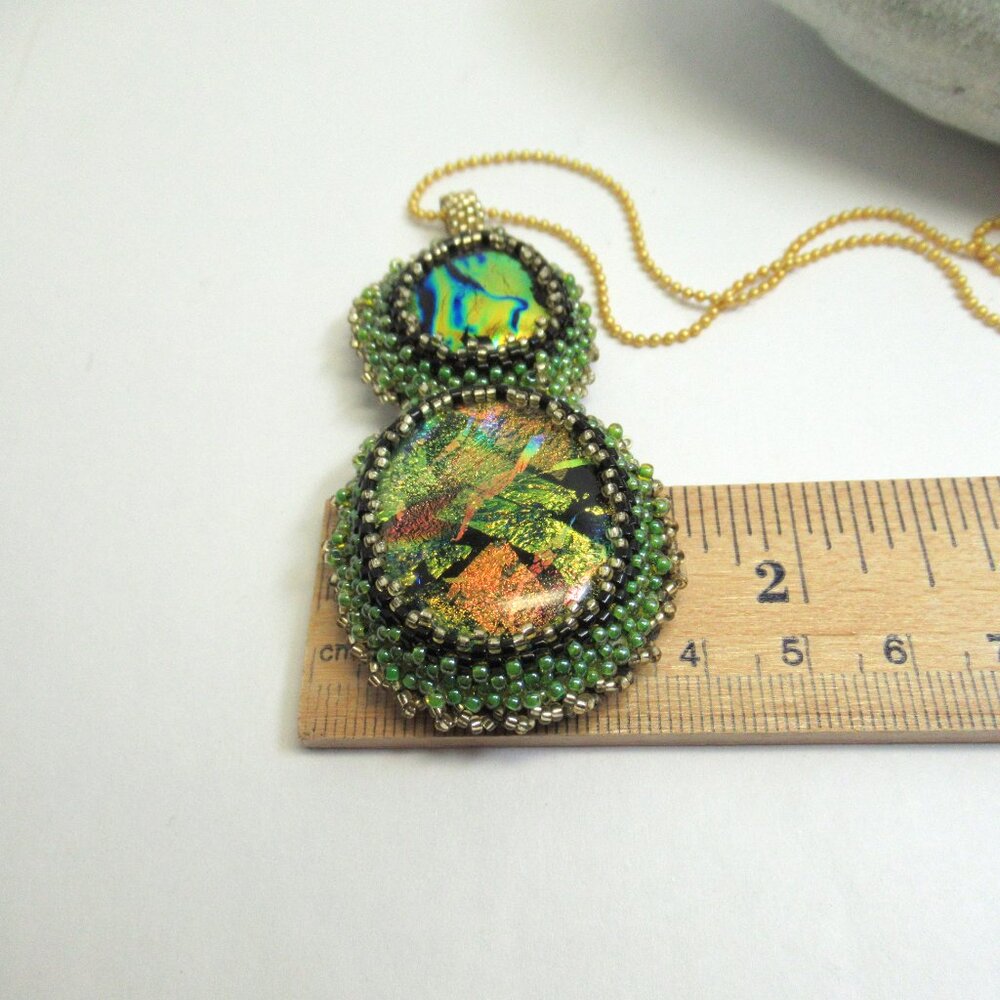 Hand embroidered pendant - Picture 10 of 12